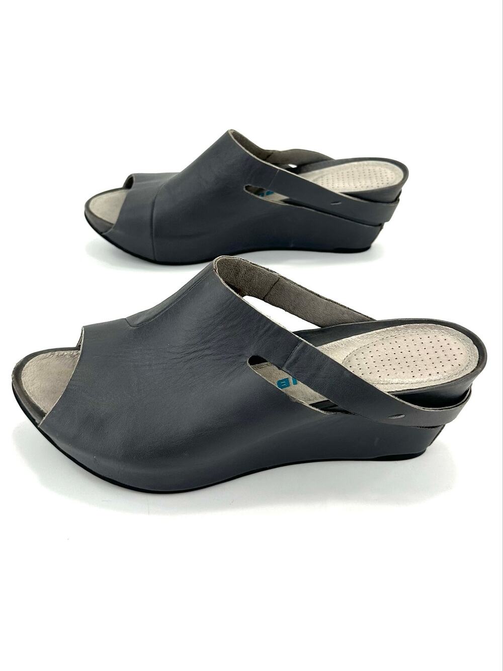 Tsubo Wedge Platform Sandal Size 7.5/38.5 Gray Leather Slide-In Comfort Heels
